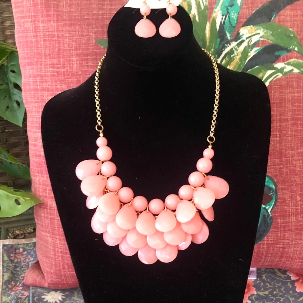 Vintage Rose Petal PINK STATEMENT NECKLACE/ ACRYLIC TEARDROP W/EAR NEW - Picture 4 of 9